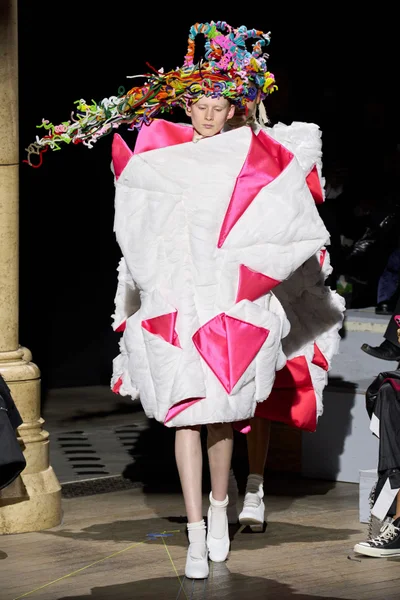 Look 15